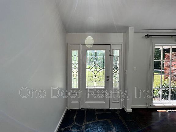 3rd image of 103 Glenwood Dr