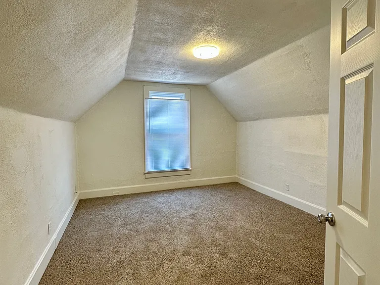 2700 W Marquette St — Photo 23