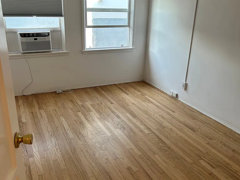 1242 Edris Dr — Photo 3