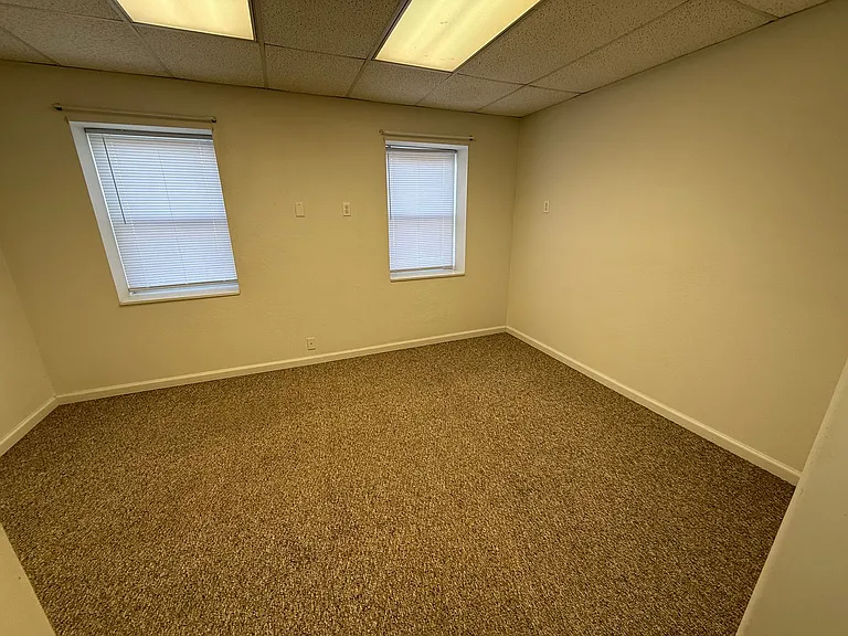 126 S Main St — Photo 10