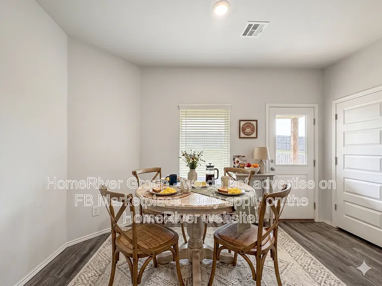 9613 Laredo Ln — Photo 5