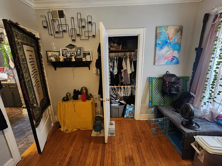 7831 S Essex Ave #3R — Photo 4