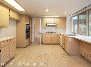 718 San Benito Ln, Corona, CA 92879