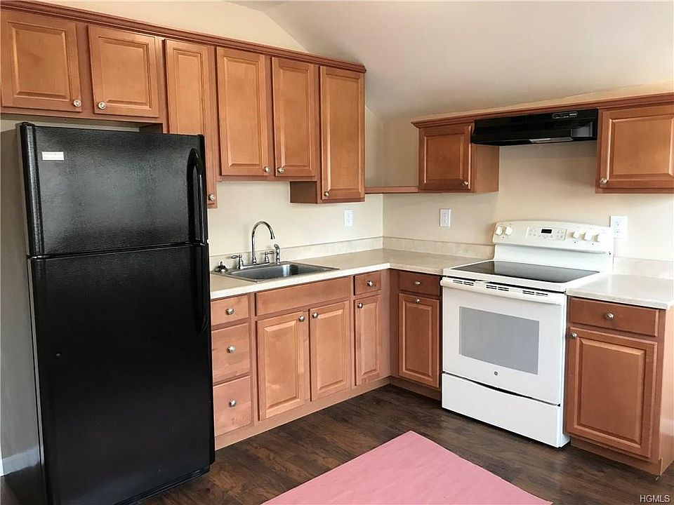 1st image of 8 Miller Ave APT 5