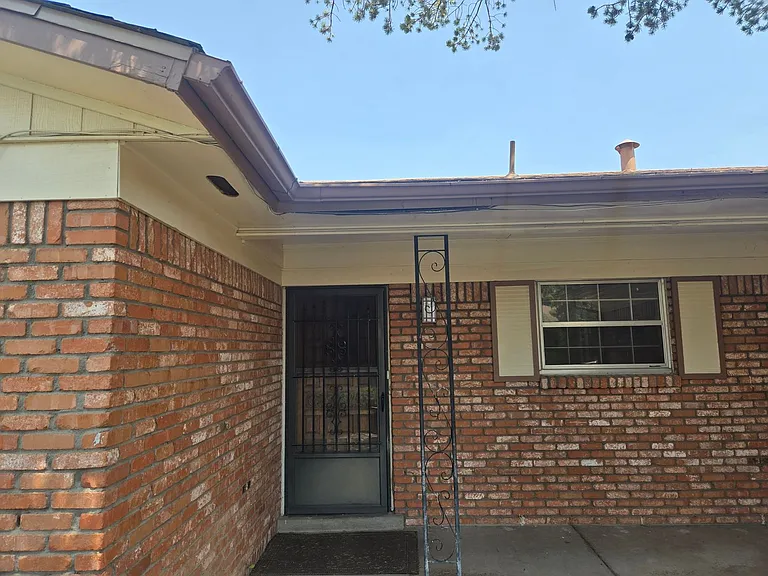 11317 Baja Dr NE — Photo 2