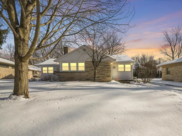 1418 Del Vista Dr, Valparaiso, IN 46385