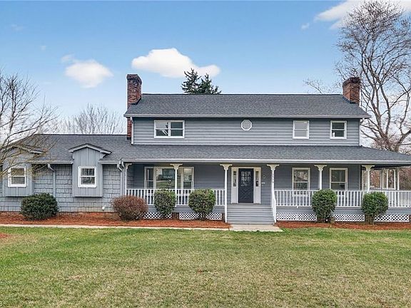 2nd image of 1516 Country Ln