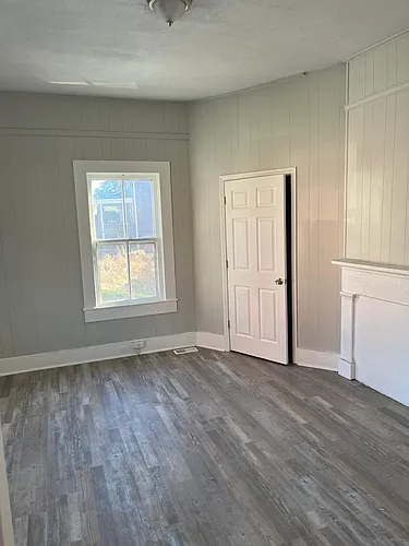 229 Holbrook St Photo 1