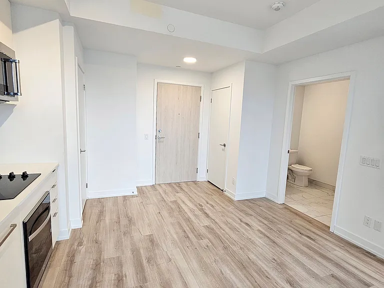181 Sheppard Ave E #407 — Photo 7