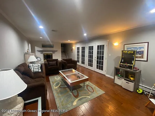 293 Lawrence Ave — Photo 12