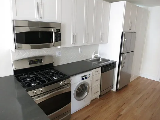 Rented by Bohemia Realty Group | media 41