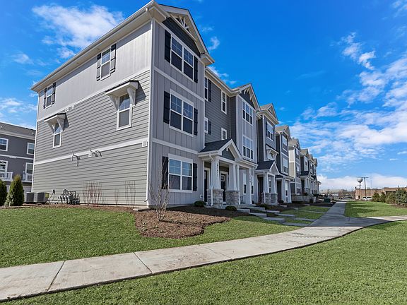 2nd image of 557 Yosemite Way