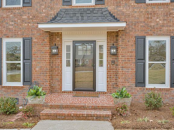 3rd image of 4214 Green Ivy Cir