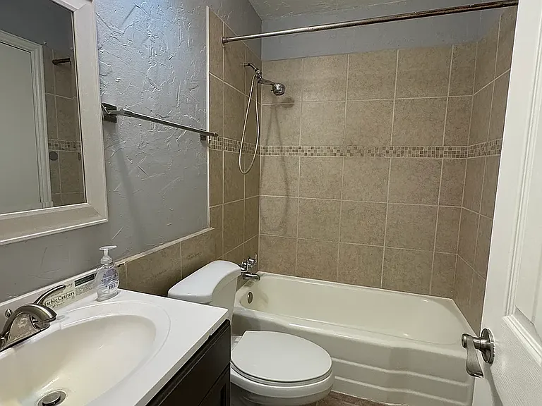 3310 Western Dr — Photo 4