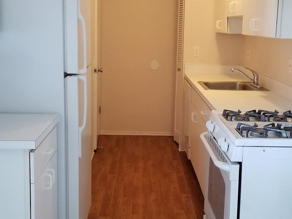 1st image of 50681 Jefferson Ave