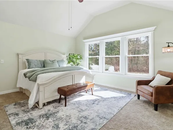 4389 E Holiday Dr, Fayetteville, AR 72701