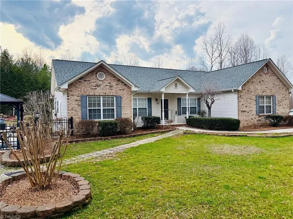 157 Calvin St, High Point, NC 27262