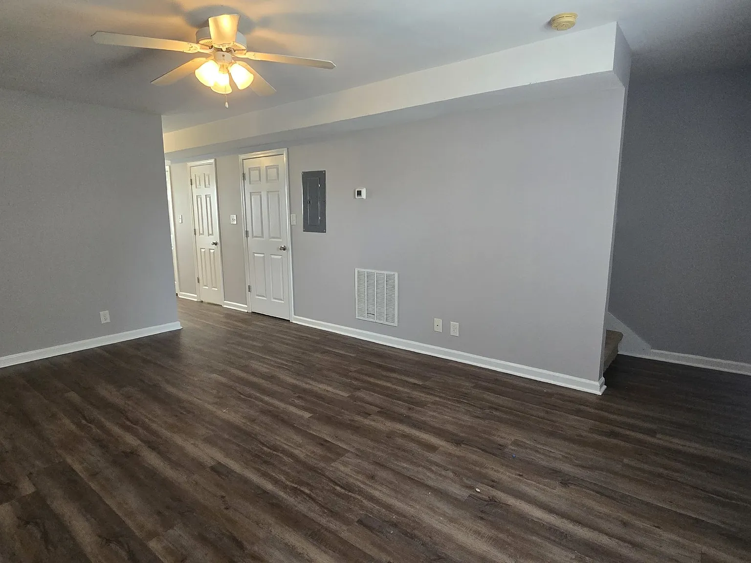 2 bed, 1.5 bath, 1020 sqft, $950 — Photo 3