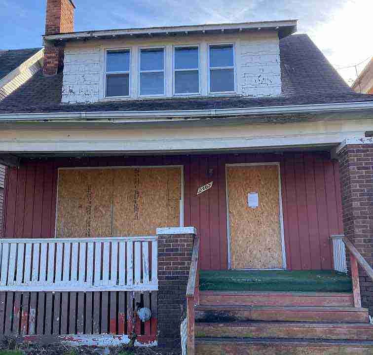 2407 Cortland