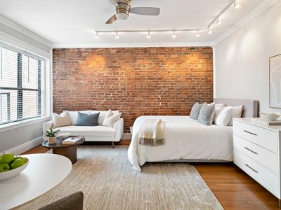 1038 Beacon St APT 302, Brookline, MA, 02446