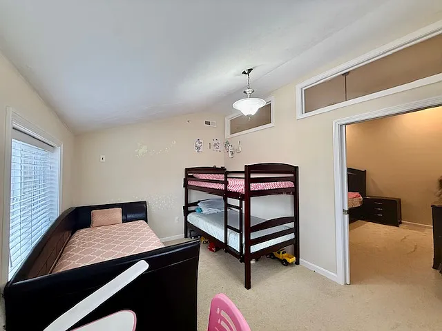 33 John Hancock Dr — Photo 17