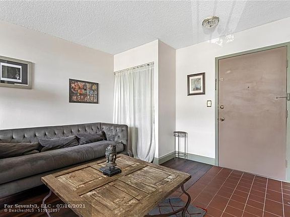 3rd image of 1600 SE 15th St APT 205
