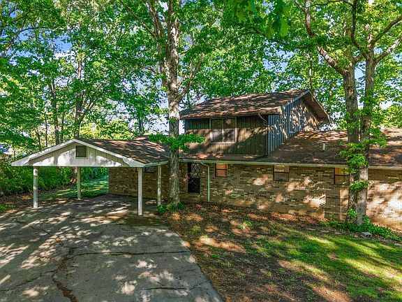 3rd image of 2024 Cravens Dr