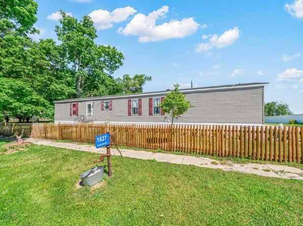 1627 N 4012th Rd, Earlville, IL 60518