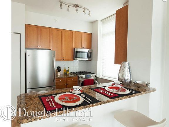 2nd image of 1510 Lexington Ave APT 9D