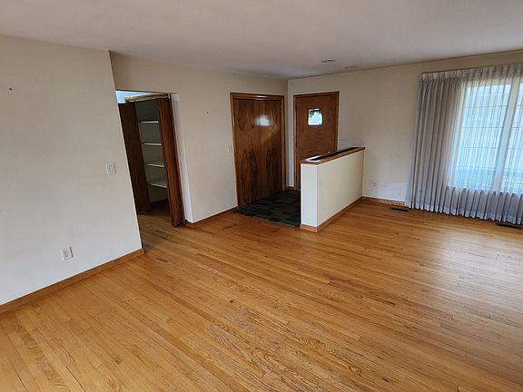 3rd image of 30665 Stellamar St