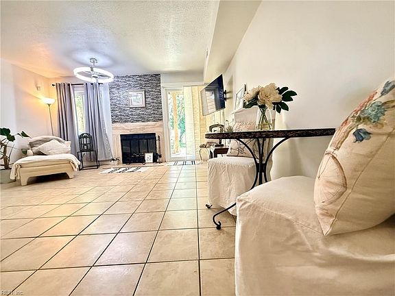 5th image of 839 Virginia Ct