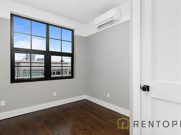 4th image of 187 Kent Ave #362