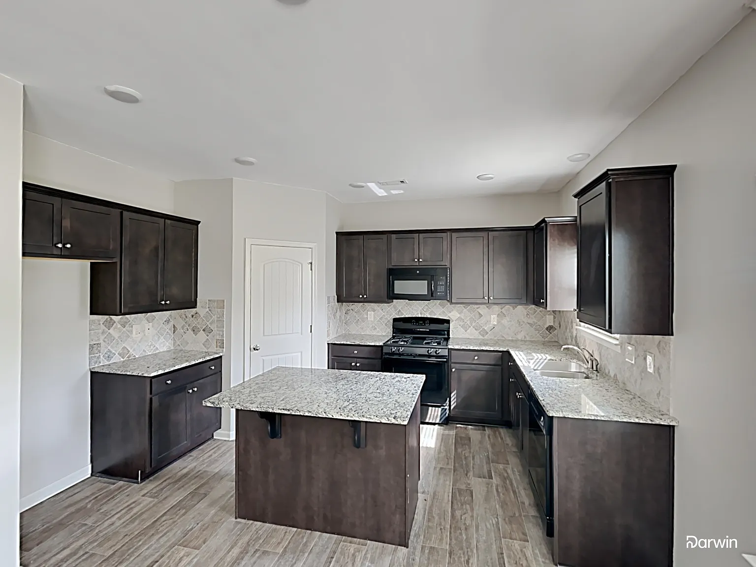 4 bed, 3.0 bath, 2228 sqft, $2,295 — Photo 4