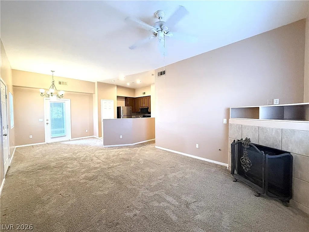 3 bed, 2.0 bath, 1188 sqft, $1,635 — Photo 2