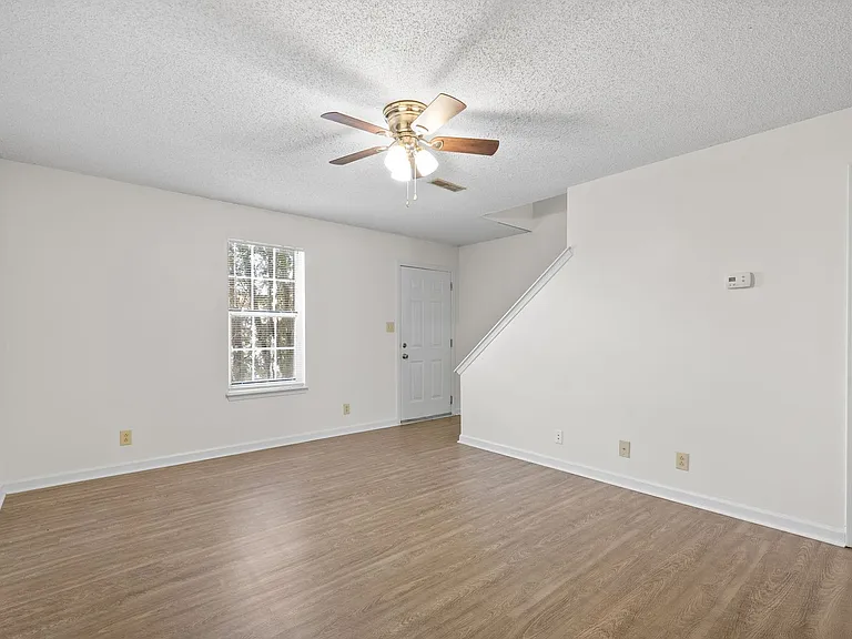 Baltimore Drive - 1731 — Photo 5
