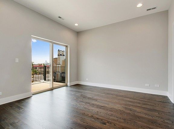 5th image of 2705 N Artesian Ave