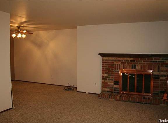 5th image of 38861 Golfview Dr