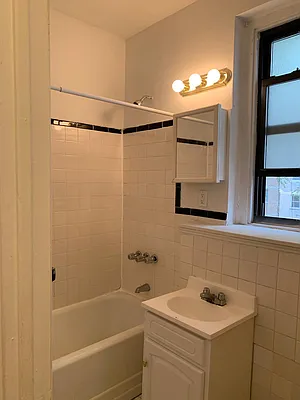 Rented by Bond New York | media 8