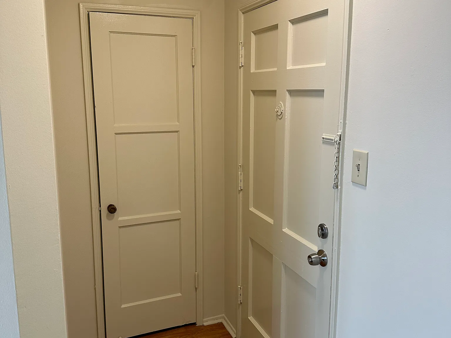1617 N Mariposa Ave — Photo 2
