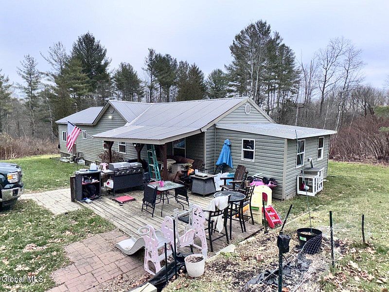 2nd image of 1427 North Road