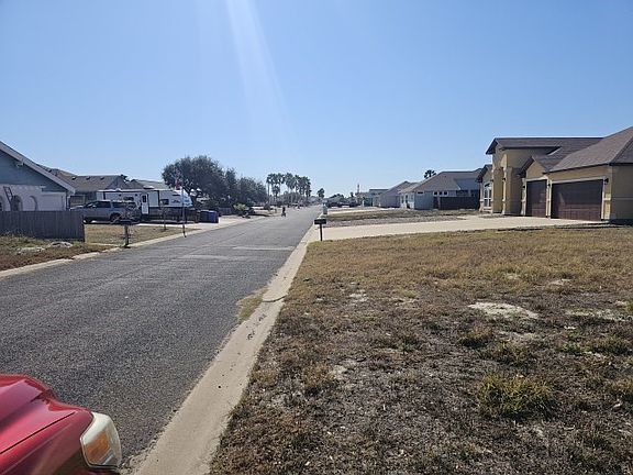 3rd image of 15525 Escapade St