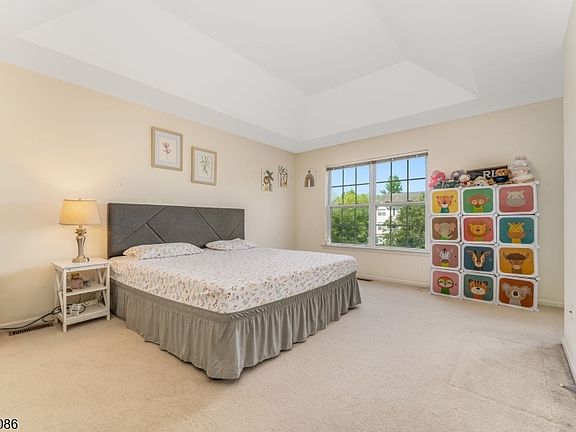 2nd image of 62 Limerick Ln