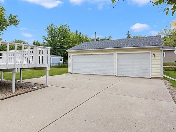 4th image of 121 Seton Pl