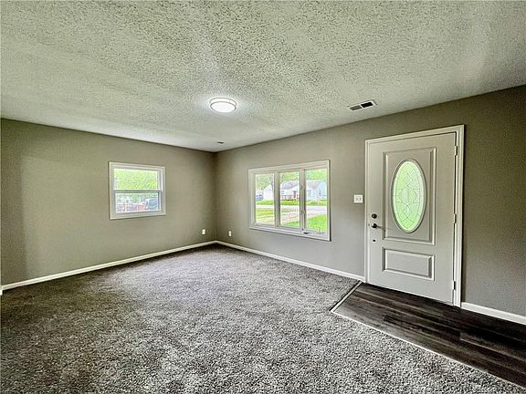 3rd image of 8416 Greenwood Rd