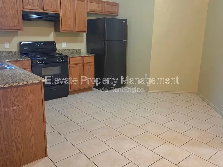927 W Prairie Wind Way — Photo 4