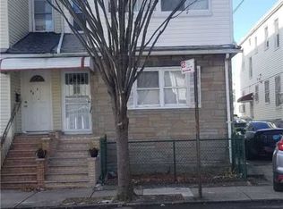 8832 181st St, Jamaica, NY 11423
