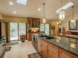 8222 Parkridge Ln, Greendale, WI 53129