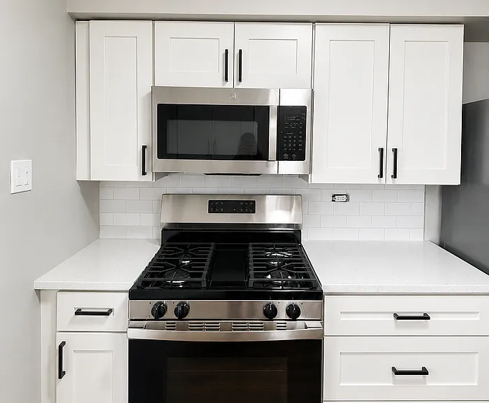 820 Center Ave — Photo 22