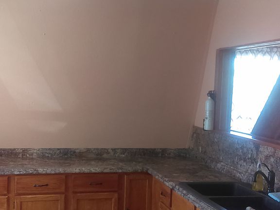 3rd image of 203 E Bluebriar Dr