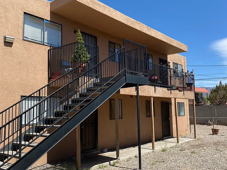 618 Chama St SE #1 — Photo 1